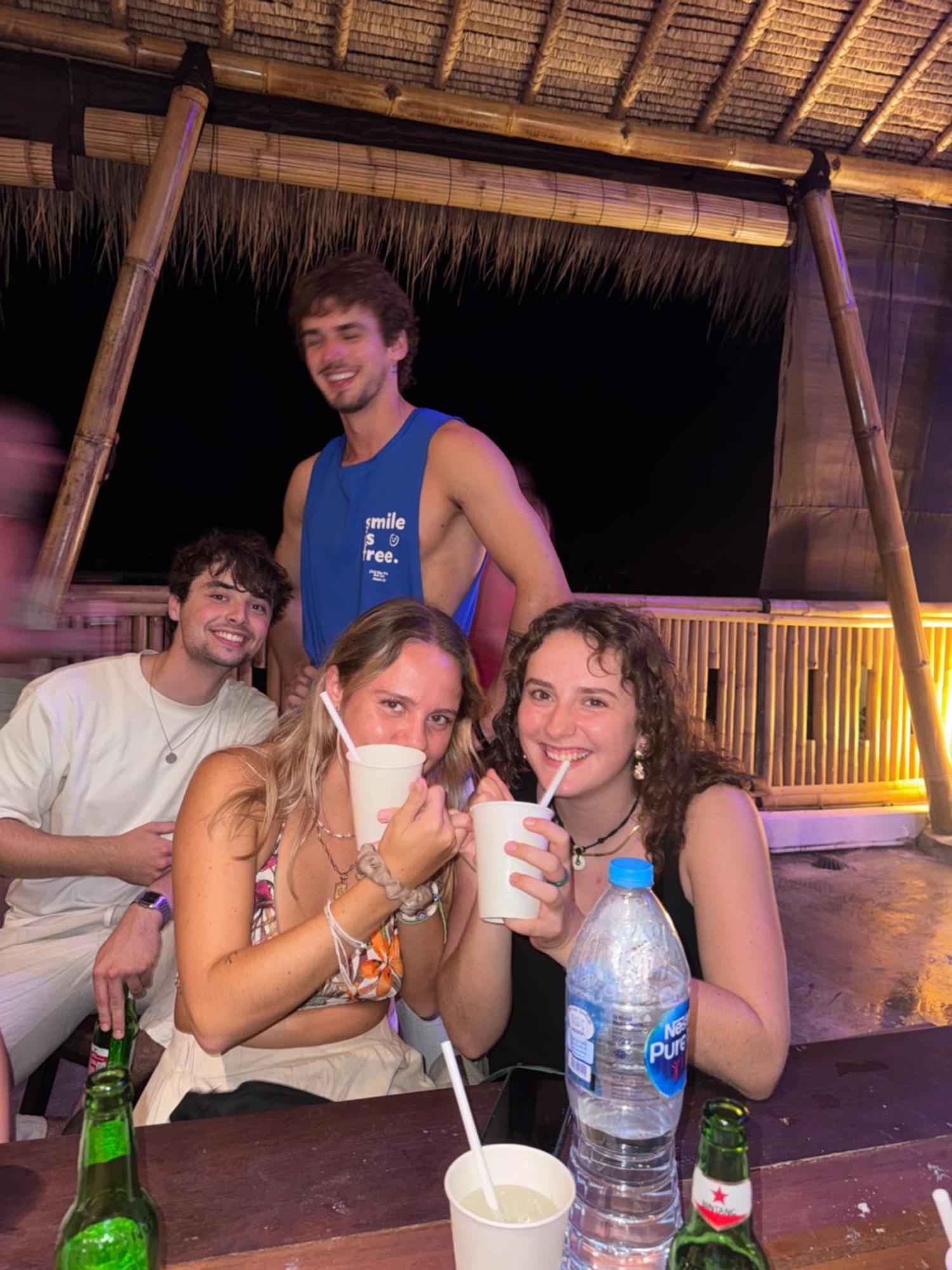 Canggu Central Hostel Ngoại thất bức ảnh