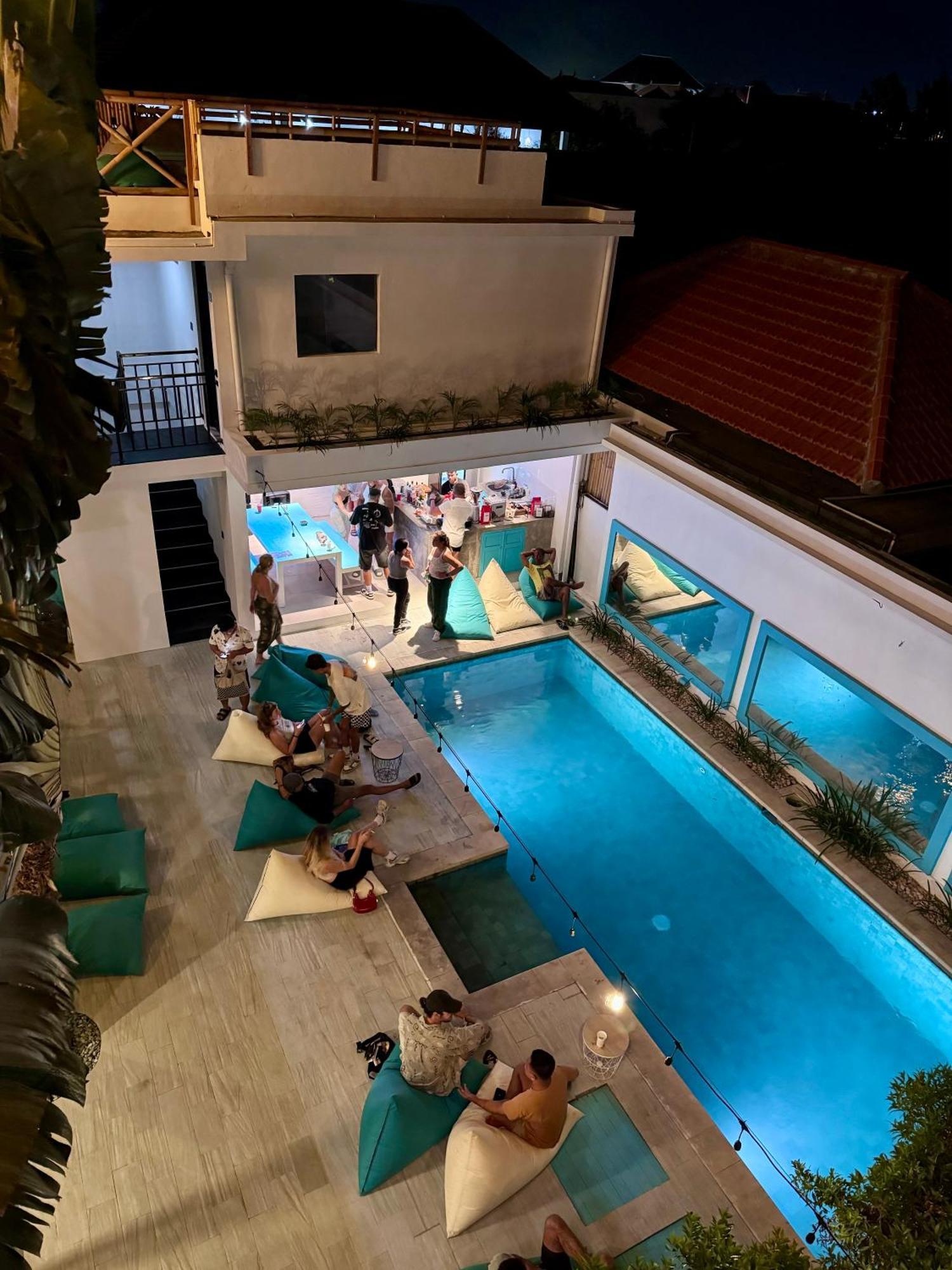 Canggu Central Hostel Ngoại thất bức ảnh